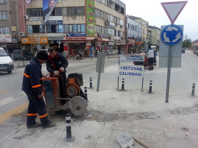 Akyazı, yeni kavşaklarına kavuşuyor