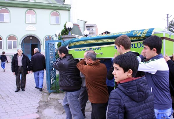 14 yaşındaki Nergis, kalbine yenik düştü