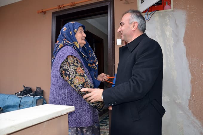 Dr. Yılmazer, köyleri geziyor