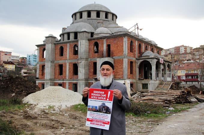 İhtiyaçları karşılanamayan cami, satılığa çıkarıldı