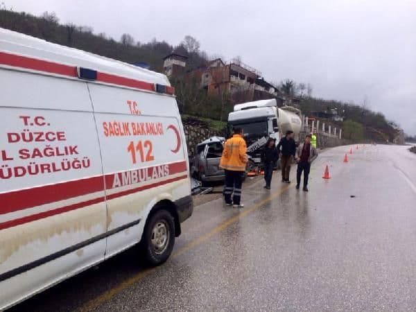Kamyonet  TIR'la çarpıştı: 1 ölü
