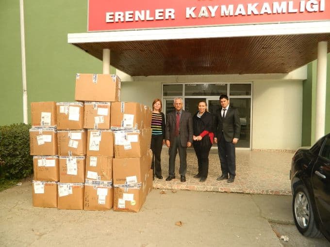 Erenler'de 720 öğrenciye giyim malzemesi dağıtıldı