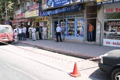 Akyazı'da Silahla Yaralama