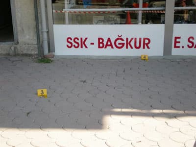 Akyazı'da Silahla Yaralama