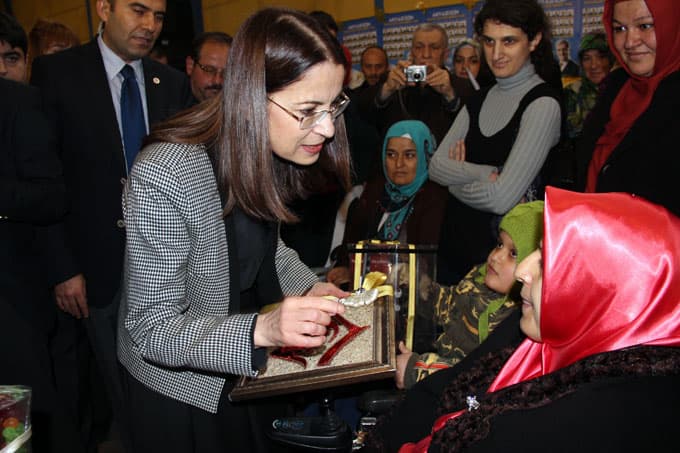 Bakan İslam, Akyazı'da