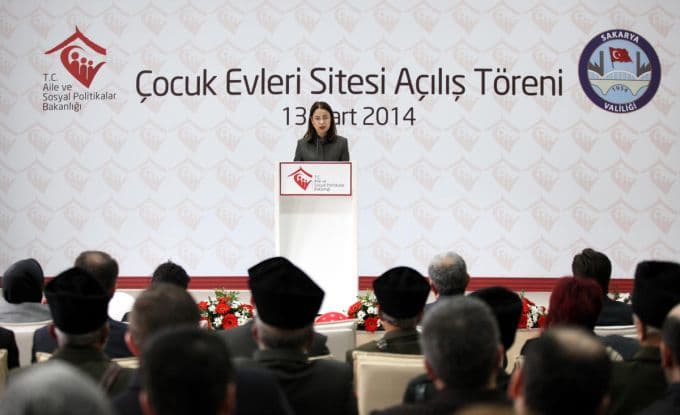 Bakan İslam, Çocuk Evleri Sitesi'nin açılışını yaptı