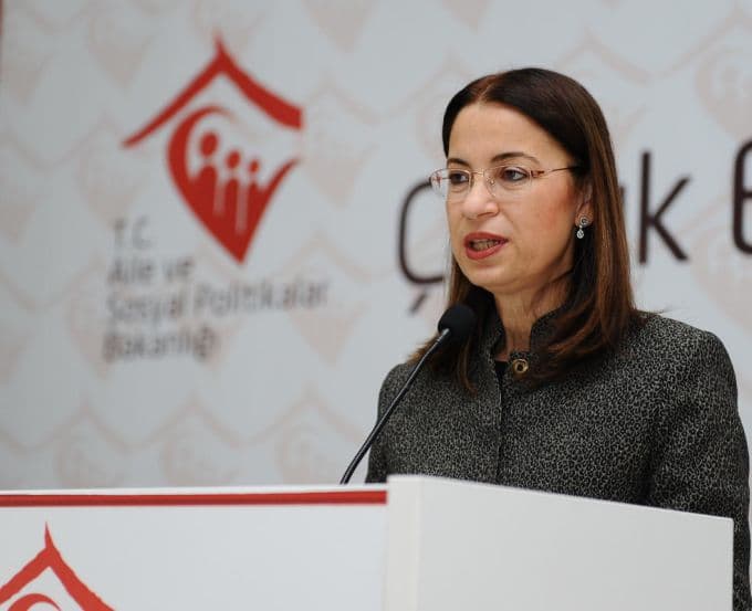 Bakan İslam, Çocuk Evleri Sitesi'nin açılışını yaptı