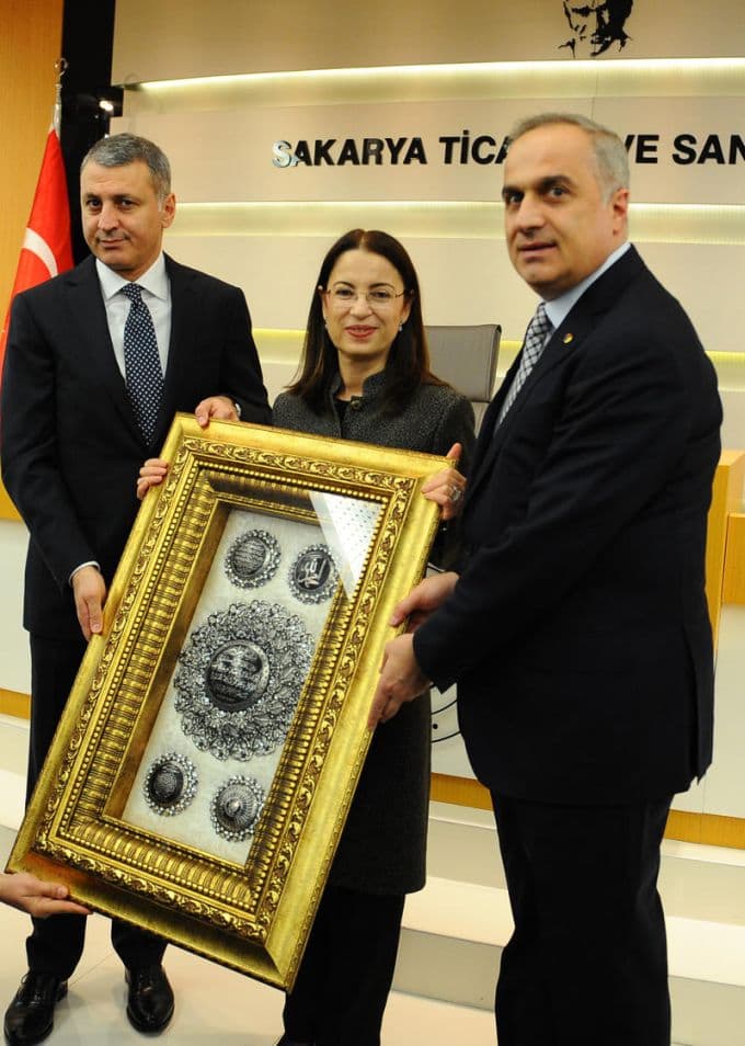 Bakan Ayşenur İslam, iş dünyasıyla buluştu