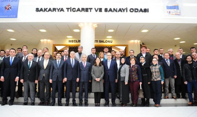 Bakan Ayşenur İslam, iş dünyasıyla buluştu