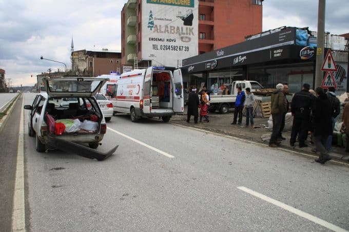 Sapanca'da trafik kazası: 2 yaralı!