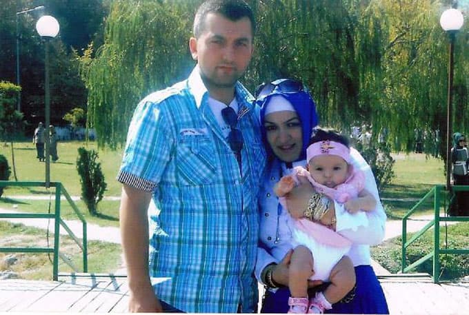 Kontrolden çıkan otomobil, park halindeki araca çarptı