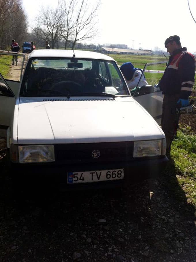 Otomobil içerisinde ölü bulundu