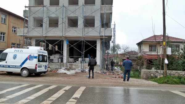 İnşaattan düşen işçi hayatını kaybetti
