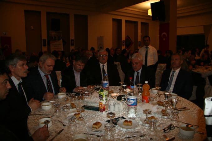 Dişli, "Seçime mi gidiyoruz, savaşa mı belli değil"