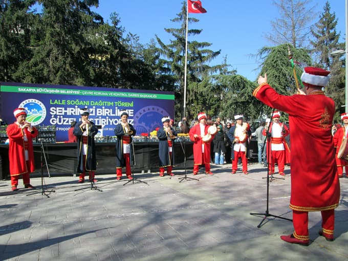 20 bin lale soğanı dağıtıldı