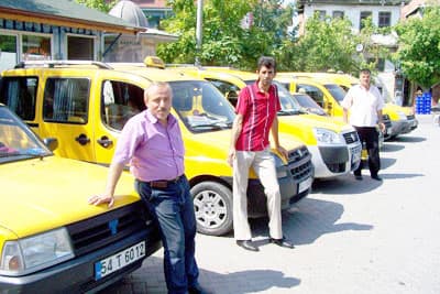 Taksiciden Tebriğe Değer Bir Davranış
