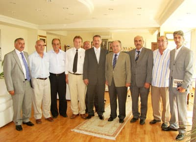 <font size="2"><font face="verdana,geneva">Adapazarı Belediye Başkanı S&uuml;leyman Dişli, Yenikent Dayanışma ve K&uuml;lt&uuml;r Derneği&rsquo;nin kendilerine yapılan ziyaretten dolayı memnuniyetini dile getirdi.<span style="font-size: 1pt"></span></font></font>