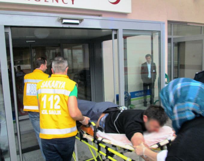 Küpçüler'de baba ve oğluna bıçaklı saldırı!