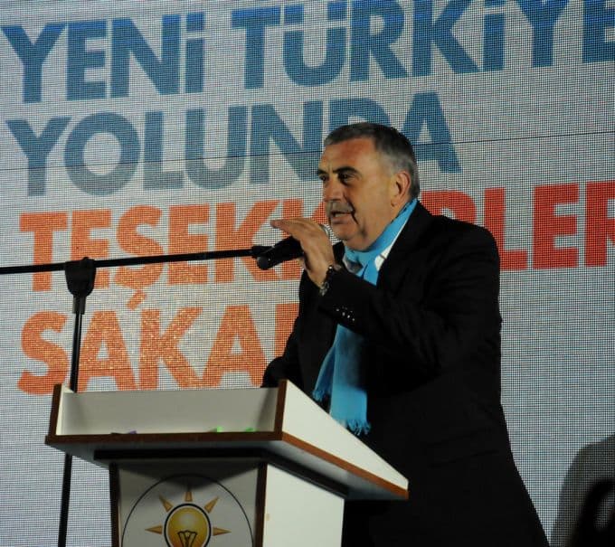 Başkan Toçoğlu'ndan zafer sonrası balkon konuşması