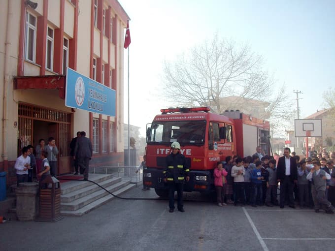 Büyükşehir'den öğrencilere afet eğitimi
