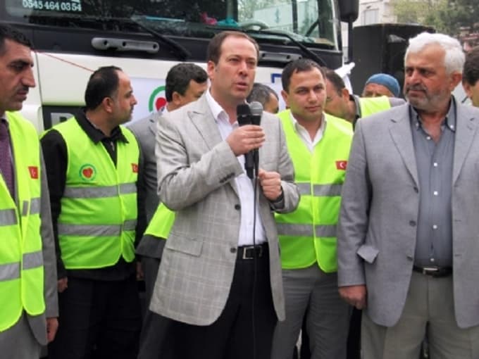Geyve'den Suriye'ye 2 TIR yardım yola çıktı
