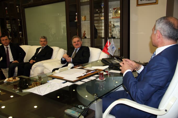Rektör Elmas, Başkan Dişli'yi tebrik etti