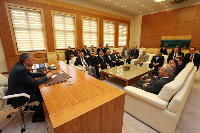 Toçoğlu, Başkan Karakullukçu ve ilçe yönetimini makamında ağırladı