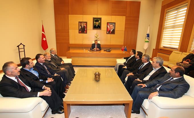 Toçoğlu, Başkan Karakullukçu ve ilçe yönetimini makamında ağırladı