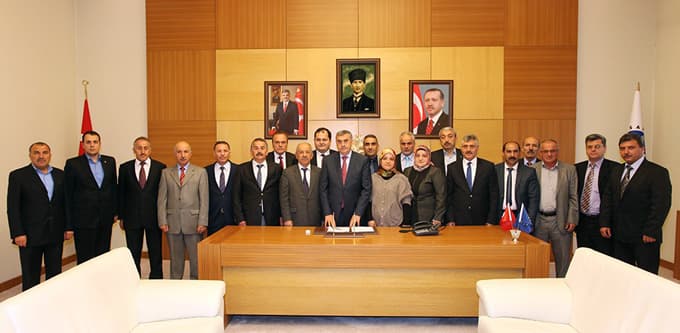 Toçoğlu, Başkan Karakullukçu ve ilçe yönetimini makamında ağırladı