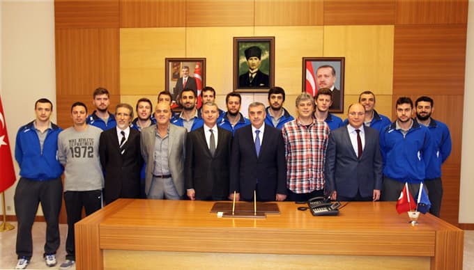Toçoğlu; "Basketbol takımımıza güveniyoruz"