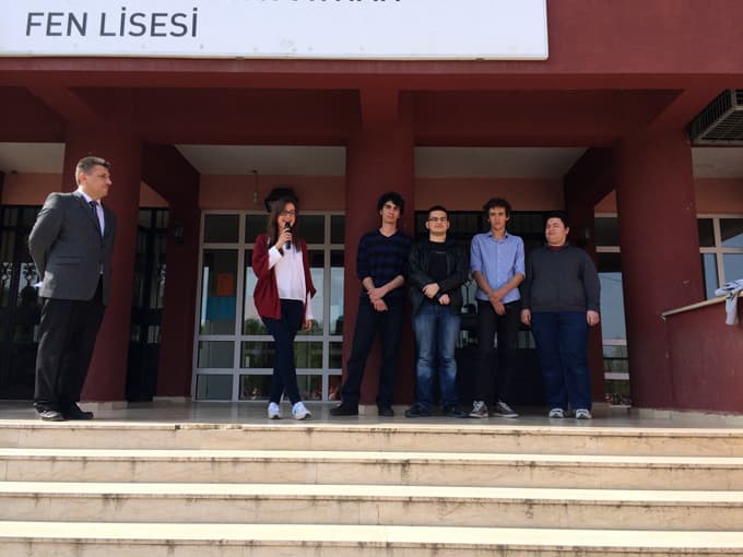 YGS'de dereceye giren fen lisesi öğrencileri ödüllendirildi