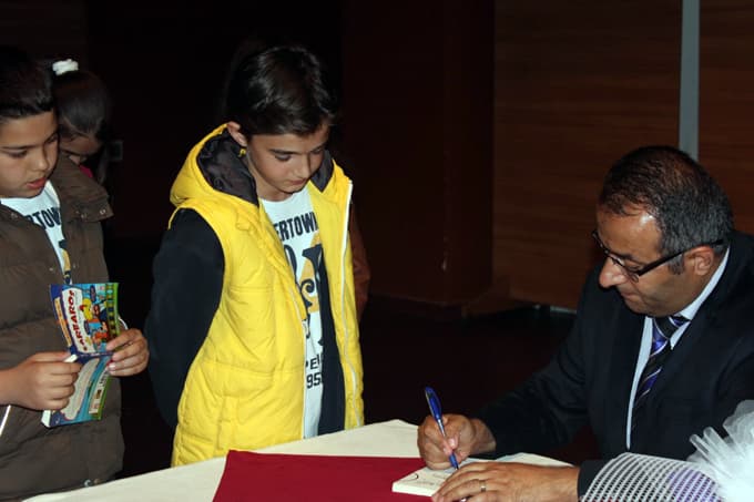 İmam Hatip öğrencileri, Yazar Metin Özdamarlar ile buluştu