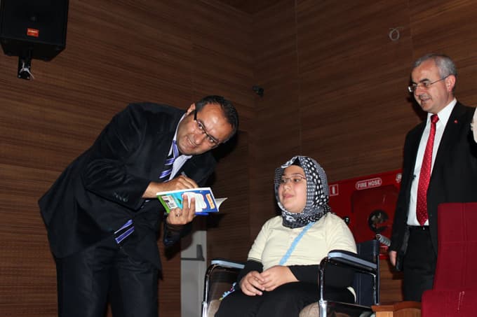 İmam Hatip öğrencileri, Yazar Metin Özdamarlar ile buluştu