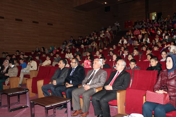 İmam Hatip öğrencileri, Yazar Metin Özdamarlar ile buluştu