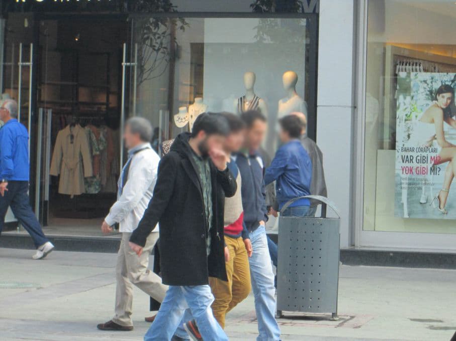 Çark Caddesi'ndeki giyim mağazında hırsızlık