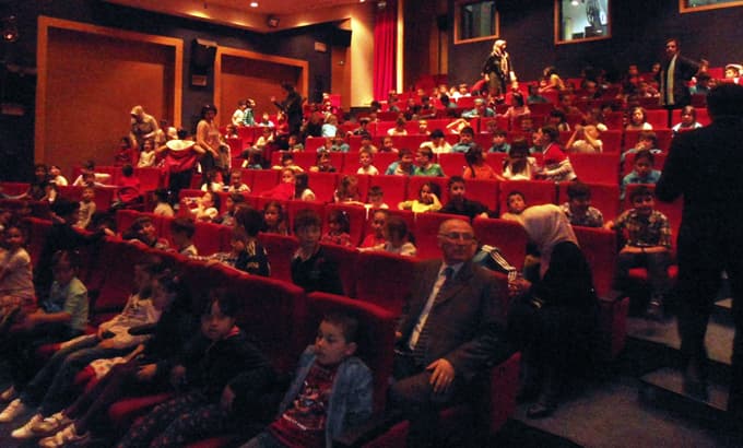 Minik öğrenciler tiyatro ile buluştu
