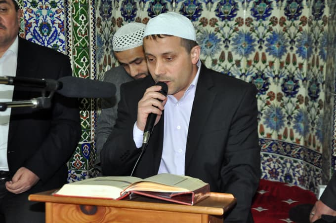 Yeni Cami'de Sakal-ı Şerif gösterildi