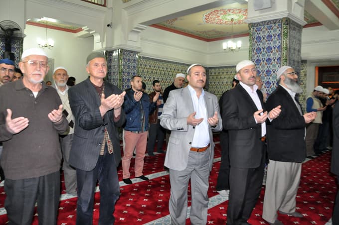 Yeni Cami'de Sakal-ı Şerif gösterildi