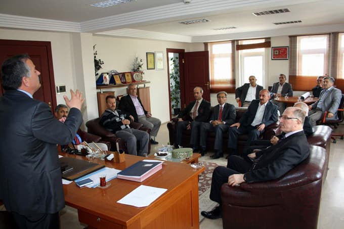 Eğitim-Bir-Sen'dan Başkan Karakullukçu'ya tebrik