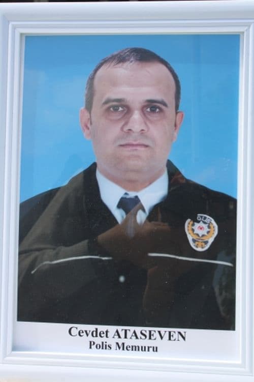 Sakarya'da görevli polis silahlı kavgada hayatını kaybetti