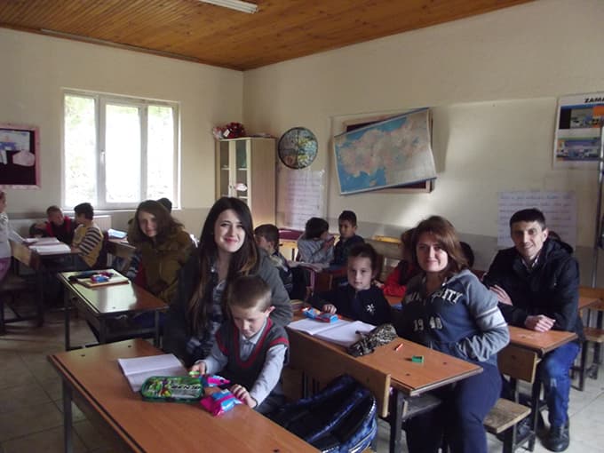 SAÜ'lü öğrencilerden miniklere sağlık taraması