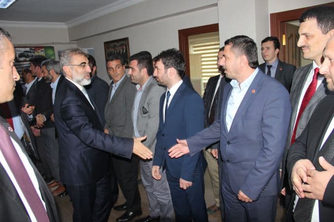 Vali Büyük, gazeteciliğe soyundu