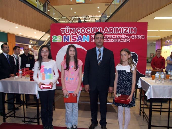 23 Nisan'ı en iyi anlatanlar ödüllerini aldı