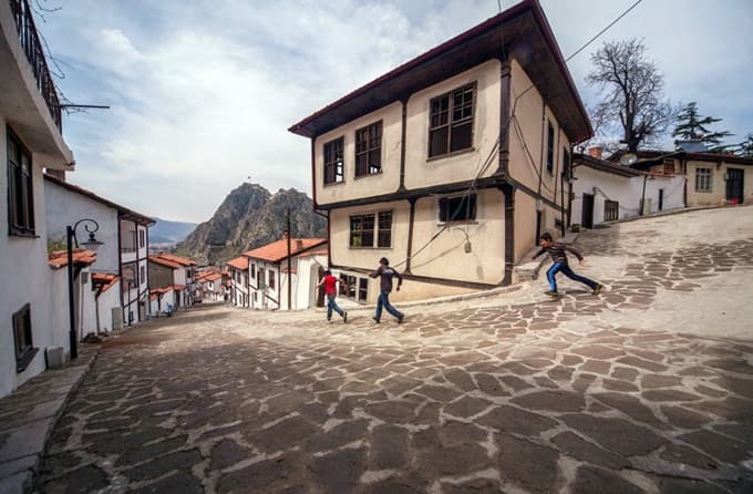 Sakaryalı İsa, birinciliği rakiplerine kaptırmadı
