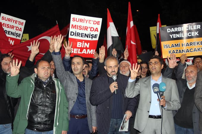 İHH Vakfı Mısır'daki idam kararlarını protesto etti