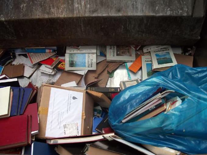 5 bin kitap 'eskidi' diye çöpe atıldı