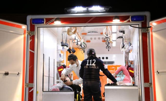 Pamukova'da zehirlenen işçiler hastaneye kaldırıldı