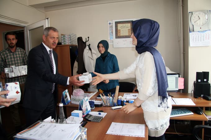 Başkan Dişli, kandil simidi dağıttı