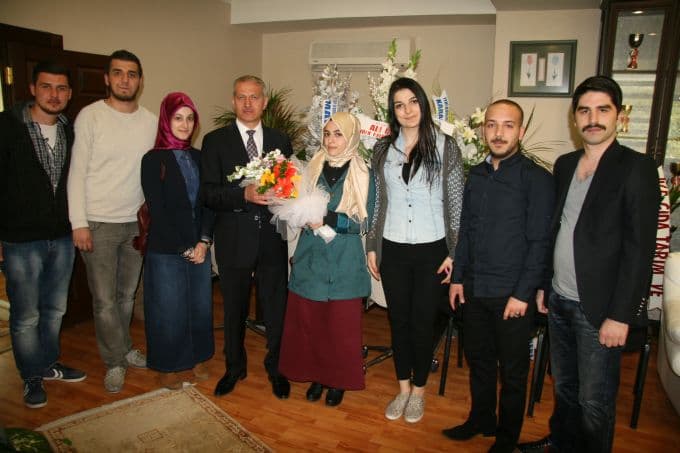 SAÜ'lü öğrencilerden Başkan Dişli'ye ziyaret