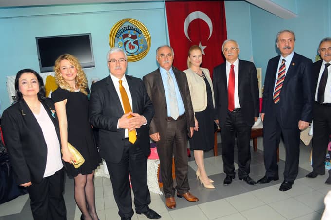 Hanımlardan muhteşem sergi